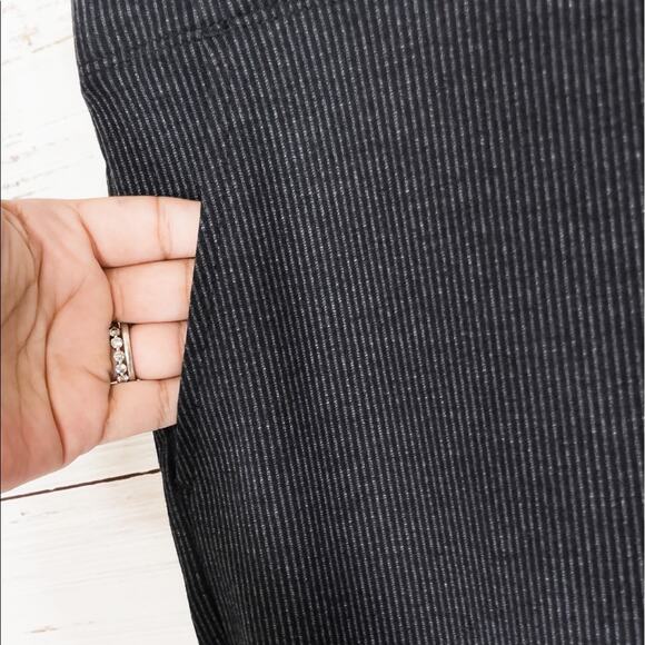 NEW Max Studio Black and Charcoal Slim Ankle Trouser Small, MSRP $98 - Picture 5 of 12